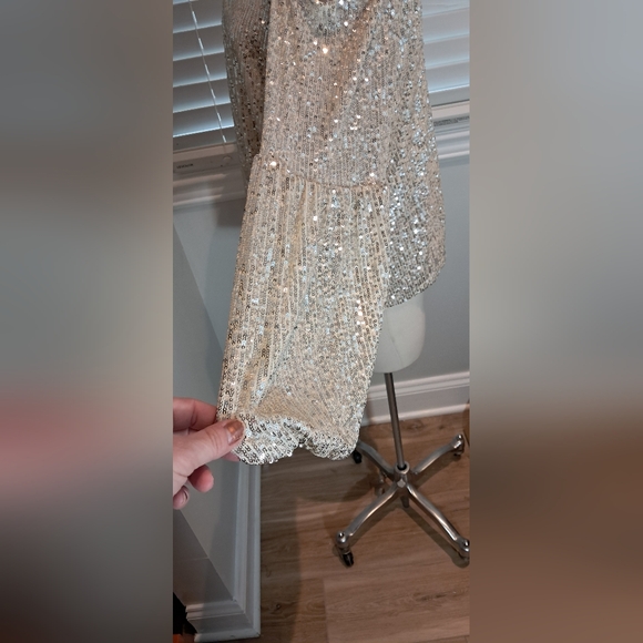 CeCe Champagne Holiday Affair Sequin Shoulerless Top Size L NWT - Picture 5 of 11